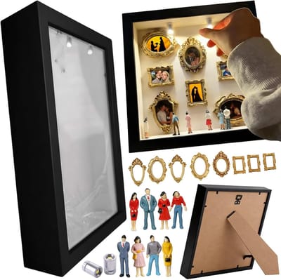 DIY Shadow Box - Moederdag Cadeau - Mini Fotolijst Met LED - DIY Mini Museum Silhouette Box - Met 8 Mini Gouden Lijstjes en 8 Beeldjes - 25x25 cm - Fotolijsten - Voor Valentijn, Jubileum, Bruiloft, Verjaardag en Woondecoratie - SOLLBRY®