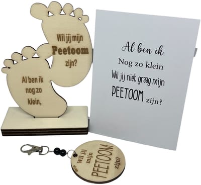 Geschenkdoosje Wil jij mijn PEETOOM zijn? | zwart | voetjes | sleutelhanger | peter vragen | meter worden | peetoom vragen | peetoom worden | cadeau | doosje met een vraag | knuffeloom vragen | knuffeloom worden