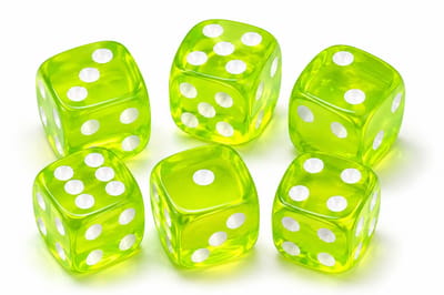 Mini Dobbelstenen Limegroen – Set van 6 Acryl Dobbelstenen 10 mm – Compact en Perfect voor Bordspellen - Opbergdoosje