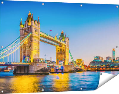 Gards Tuinposter Tower Bridge in Londen met Verlichting - 120x80 cm - Tuindoek - Tuindecoratie - Wanddecoratie buiten - Tuinschilderij