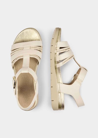 Sandalen met sleehak - beige - Gr. 42 van Goldner Fashion