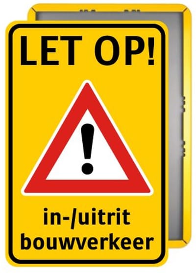 Bord in-/uitrit bouwverkeer - geel - Weerbestendig Aluminium - 40x60 cm - Bevestiging: Met paal 150 cm + paalbeugels + paaldop