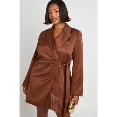 boohoo Dames Plus Kwast Blazer Jurk | Chocolate | Maat: 16