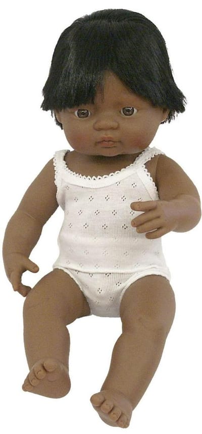 ML Poppen: POP LATIJNS-AMERIKAANS MEISJE 38cm, met vanillegeur, waterdicht, anatomisch correct, in vinyl, in geschenkdoos. Made in Spain, 10m+