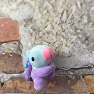 Poupée en peluche BT21 KPOP Anime assise durable Décoration de bureau Poupée Ornement Cadeaux de collection pour fans ARMY Cadeaux d'anniversaire Cadeaux pour couple 0-10cm