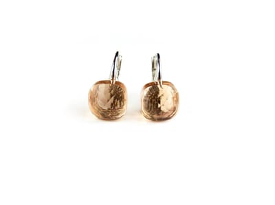 Zilveren oorringen oorbellen model pomellato beige roze steen