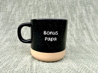Bonus papa - Mok - Plus papa - Vaderdag cadeau met tekst - Cadeau voor papa - Verjaardag - Vaderdag Cadeau - Vaderdag cadeautjes - Vaderdag kados - Vaderdag geschenk - Vaderdag cadeaupakket - Koffiemok - Mokken set - Mokken - Koffiebeker