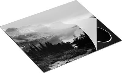 Chefcare Inductie Beschermer Bergen met een Meer in Nationaal Park Glacier - Zwart Wit - 60x50 cm - Afdekplaat Inductie - Kookplaat Beschermer - Inductie Mat
