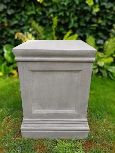 Binnen en buiten zuilen - Presentatieblokken sokkels - Planten en beelden tonen - Hoogwaardig fiberclay materiaal - 57 cm hoog