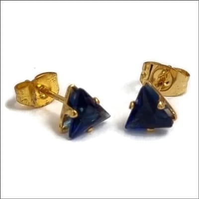 Aramat Jewels | Oorbellen | RVS Zweerknopjes Driehoek Zirkonia - Geometrische Studs | Goudkleurig / 6 mm / Donker Blauw | |3mm | Staal | Kinderen, Volwassenen | Verkleurd niet
