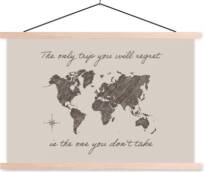 Schoolplaat - Textielposter - Spreuken - Quotes - The only trip you will regret is the one you don't take - Wereldkaart - 90x60 cm - Textiel poster