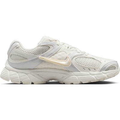 Nike V5 RNR Sneakers Dames - Beige - Maat 38.5 - Mesh/Synthetisch