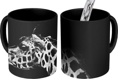 Magische Mok - Foto op Warmte Mokken - Koffiemok - Dieren - Giraffe - Zwart - Wit - Magic Mok - Beker - 350 ML - Theemok