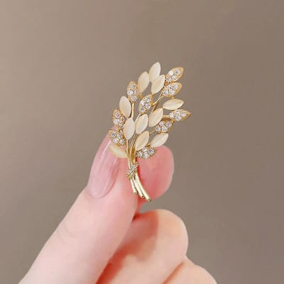 Elegante Parel Bloem Broche Pin Badge Voor Vrouwen Meisjes Mode Kleding Decoratie Sieraden Cadeaus beige