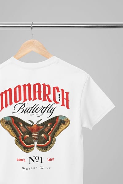 Oversized shirt - Monarch butterfly - Wurban Wear | T-shirt | Merk kleding | Unisex tshirt | Streetwear | Pump cover | Techno outfit | Merk shirt | Gym shirt | y2k | Techwear | Urban | Grote maten | T-shirt heren | T-shirt dames | Wit
