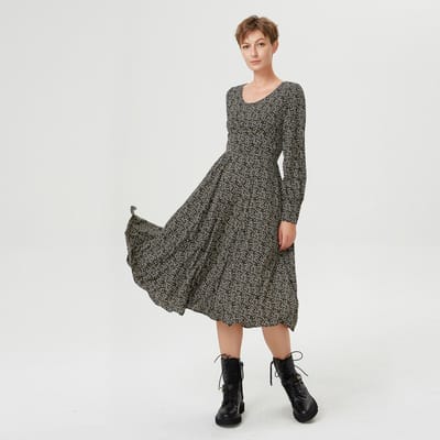Gevangen blouse -jurk met Liberty Print en duikende halslijn op de achterkant