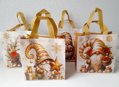Geschenktas Kerstkabouter - Kersttas - 4 stuks - Kerst - cadeau verpakking - 22 x 23 cm