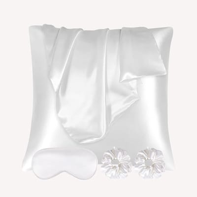 Zijdeachtige Kussenslopen voor Gezond Haar, 2-Pack met Haarbanden en Oogmasker, Acne-vrij en Glad, Standaardmaat (65×65cm, Wit)