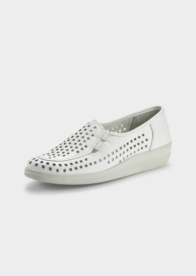 Schoenen met zomerse perforatie - wit - Gr. 40 van Goldner Fashion