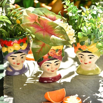 Plantenhoofd meisje met fruit decoratief keramiek 13,5cm 3assorti