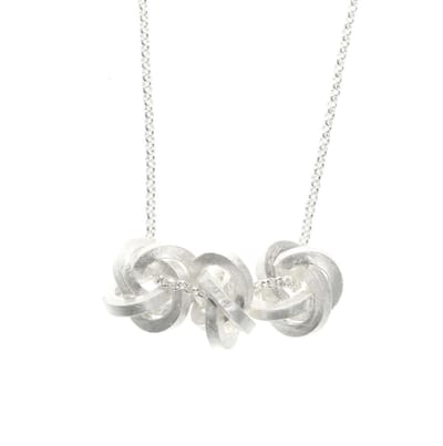 Behave® ketting zilverkleur met 3 knoop hangers 38 cm (+ 8 cm verlengketting)