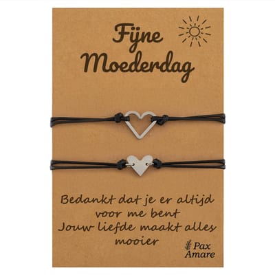 Moeder Dochter Armbandjes voor 2 "Fijne Moederdag" - Leuke Hartjes - Moeder Kind Armbandjes met Persoonlijk Cadeau Kaartje voor mama - Zilverkleurig - Elastisch Verstelbaar - Pax Amare