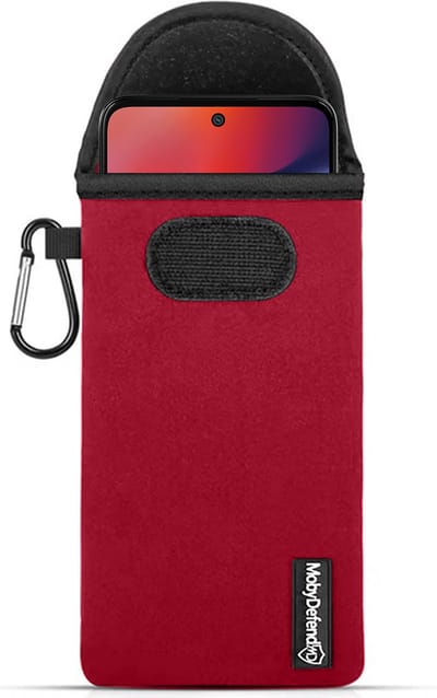 MobyDefend Hoesje - Geschikt voor Motorola Moto G15 / G15 Power / G17 / G17 Power - Neopreen Pouch Met Karabijnhaak - Insteek - Riemlus - Rood