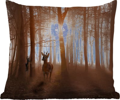 Sierkussen Buiten - Bos - Hert - Zon - Bomen - Winter - Natuur - Dieren - 60x60 cm - Weerbestendig