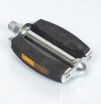paar vintage zwarte pedalen met reflector m14x1,25 voor bromfiets ø13,8 mm