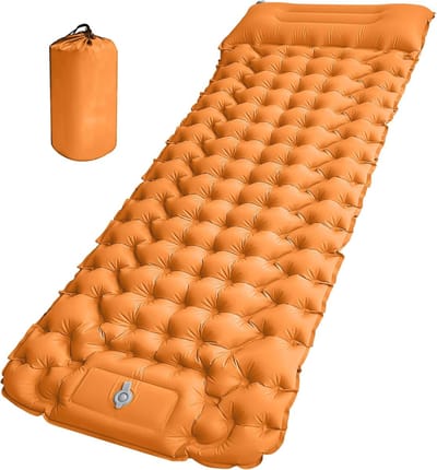Ultralicht zelfopblazend campingluchtmatras met ingebouwde pomp en kussen
