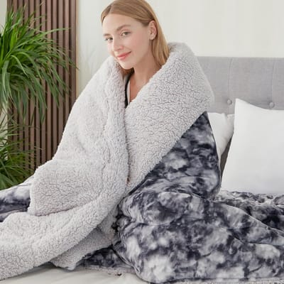 Sherpa Fleece Deken - Warme Plaid - Gezellig Ontspannen - Drie Laags Isolatie - 200 x 240 cm - Tie-dye Donkergrijs