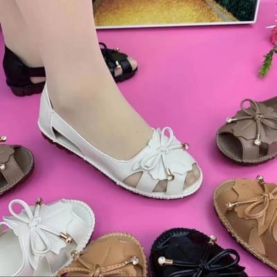 Zacht leer uitgeholde sandalen Antislip comfortabele platte schoenen Dameswerkschoenen Lichtgewicht en comfortabel vismondontwerp Zomer 41 vuilwit