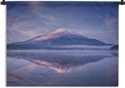Wandkleed Fuji - De Aziatische Fuji berg met weerspiegeling in het water Wandkleed katoen 180x135 cm - Wandtapijt met foto
