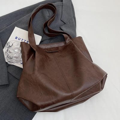 High-end tas met grote capaciteit voor dames Nieuwe trendy pendeltas Eén schouder draagtas voor dames Studenten college tas black