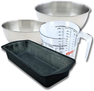 Bakset met cakevorm 31,5 cm, 2 mengkommen, maatbeker en spatel Zenker