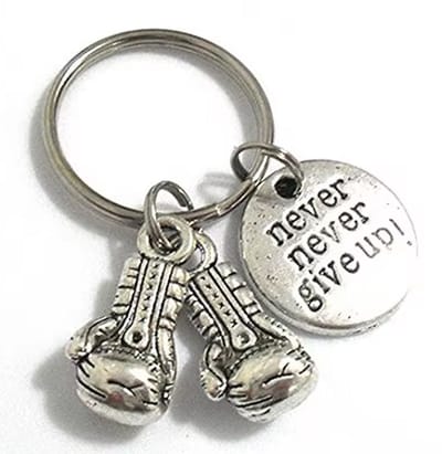 Scoby - Motivatie Sleutelhanger - Bokshandschoen Hanger - Quote Keychain - Inspirational Keychain - Never Give Up - Zwart