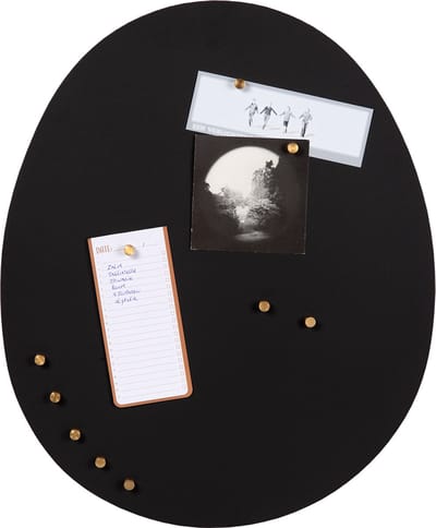 Atmooz Munia Magneetbord – 48x58 cm – Zwart Metaal – Inclusief 10 Gouden Magneten – Wanddecoratie & Organiser