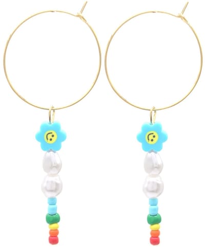 Oorbellen - ringen - oorringen - hanger - smiley - bloemetje - kralen - multicolor - goudkleurig - parelmoer - accessoire - sieraad - vrouwen - dames - zomer - vrolijk - tijdloos - hip