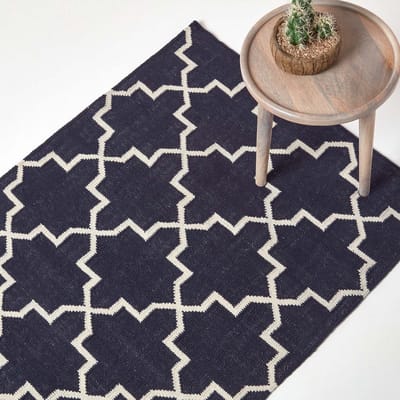 Homescapes Handgeweven kelimtapijt uit Edmonton met geometrisch patroon, 100% katoen, donkerblauw en wit, 90 x 150 cm