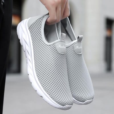 MAEDEF Zomer Heren Sportschoenen Lichtgewicht Mesh Sneakers Mode Casual Wandelschoenen Hoge Kwaliteit Ademend Herenschoeisel 39 grijze kleur