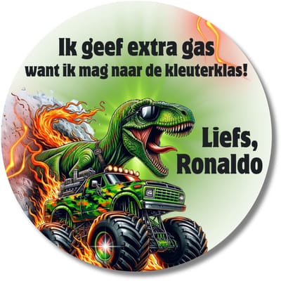 Sticker ‘Ik geef gas naar de kleuterklas’ – 20 stuks – dino monster truck auto – met naam – 40 mm