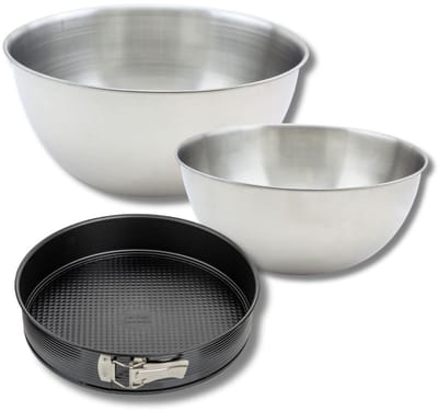 Set bestaande uit 1 springvorm 24 cm, 1 spatel Zenker en 2 mengkommen van roestvrij staal Fackelmann