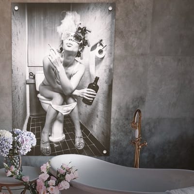 Plexiglas schilderij - Poster - Muurdecoratie - Smoking toilet woman - met 4 RVS afstandhouders