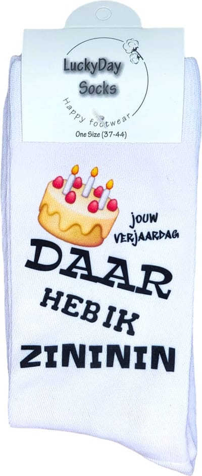 Zininin - Jarig Sokken - Gefeliciteerd - Verjaardags cadeau vrouw en man - Taart - Valentijns cadeau - Witte sokken met tekst - gebak - grappige sokken - leuke dames en heren sokken - moederdag - vaderdag - Socks waar je Happy van wordt - Maat 37-44