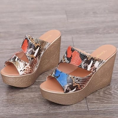 Pantoufles Femme Été Mode Sexy Imprimé Serpent Compensées Sandales Décontractées Bout Ouvert Respirantes Semelle Épaisse Chaussures de Plage Pantoufles Compensées 36 marron
