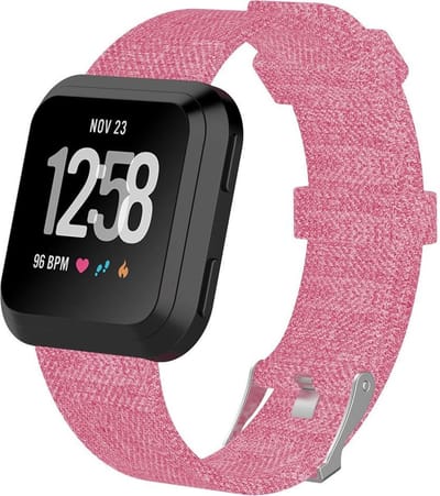 KELERINO. Denim bandje voor Fitbit Versa - Roze