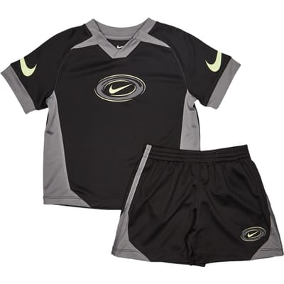 Nike Swoosh Trainingspakken Peuter - Zwart - Maat 98 - 104 CM - Poly Jersey