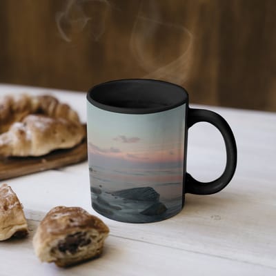 Magische Mok - Foto op Warmte Mokken - Koffiemok - Vuurtoren - Stenen - Water - Maan - Magic Mok - Beker - 350 ML - Theemok