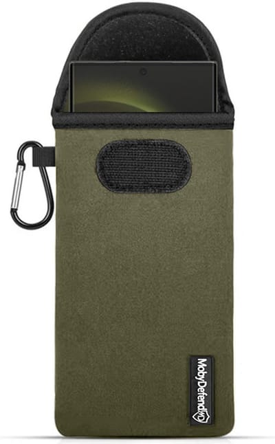 MobyDefend Hoesje - Geschikt voor Samsung Galaxy S23 Ultra - Neopreen Pouch Met Karabijnhaak - Insteek - Riemlus - Groen