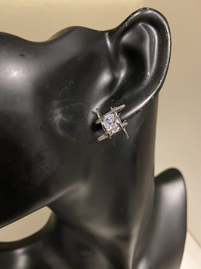 Zilverkleurige oorknopjes met zirkoon | | Make up | Parfum | Moederdag | Verjaardagscadeau| Cadeautje| Valentijnsdag| Kado | sieraden | vaderdag | oorbellen | oorsieraden